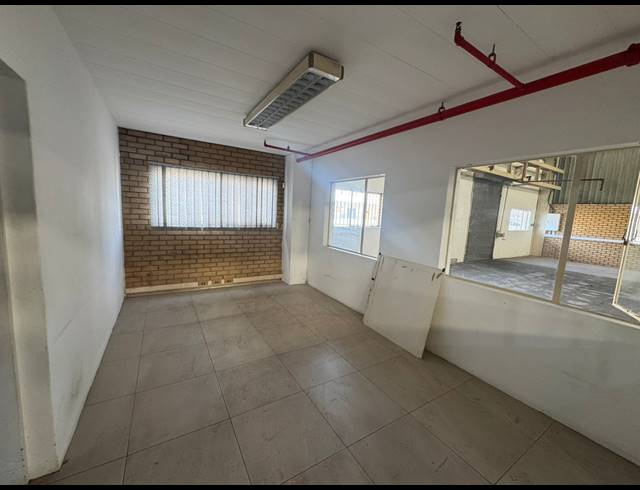 1,780M² WAREHOUSE TO LET IN HERMANSTAD